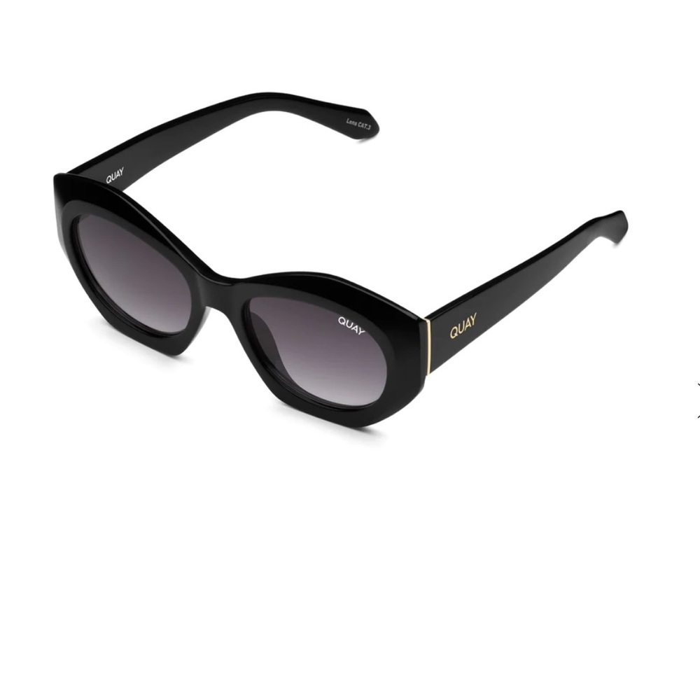 Quay Australia 
REAL ME - BLACK/SMOKE
